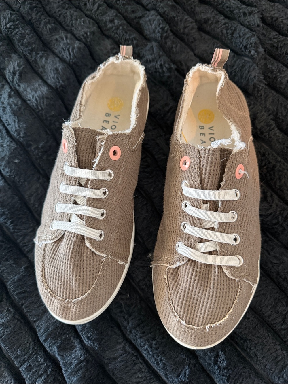 Vionic Beach Taupe Canvas Slip-On Sneakers with Pink Eyelets Lightweight Slip On